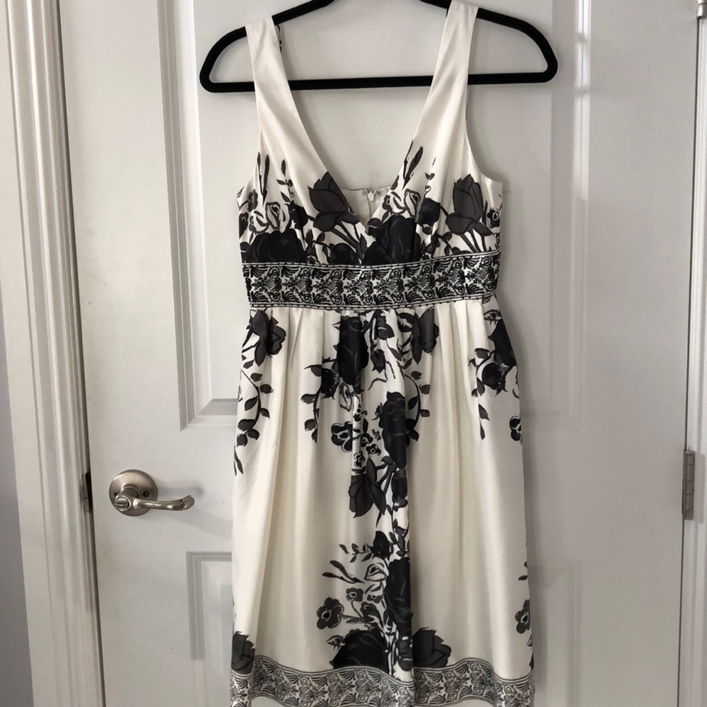 Black & White floral dress - Picture 2 of 7